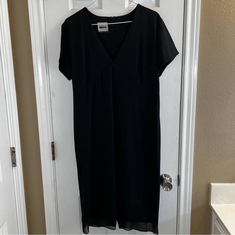 🟡 Leslie Fay Vintage Solid Black Shift Dress